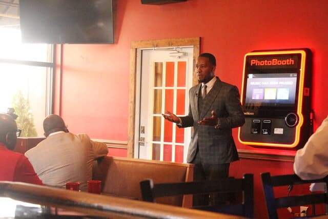 Basheer Jones, Ward 7 council member and one of 7 candidates for mayor, speaks in front of a dozen area pastors at the Ankor Restaurant on St. Clair Ave. on Aug. 19, 2021. | Photo: Mark Oprea