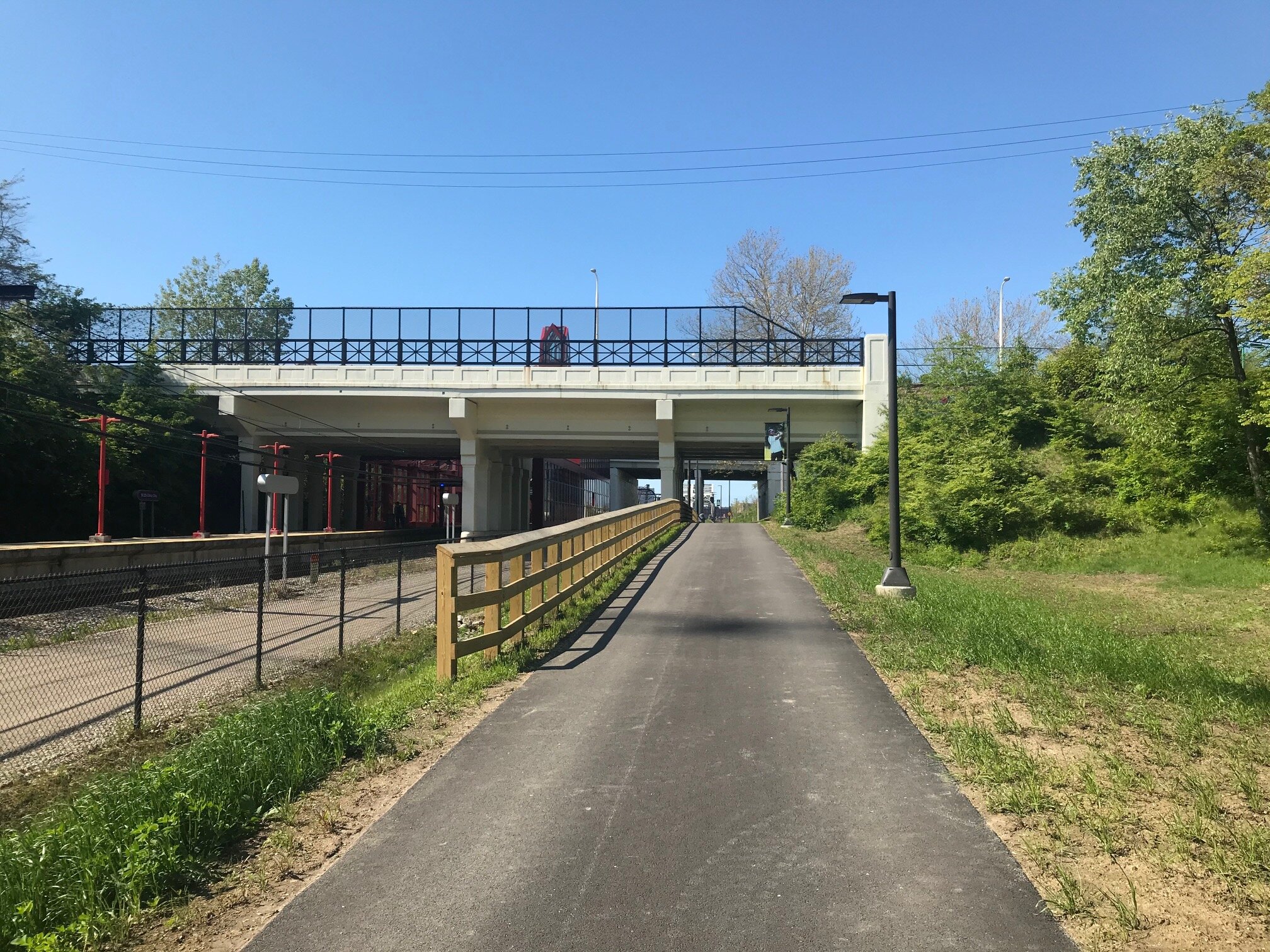 Approaching the West 25th Street rapid station from the west.